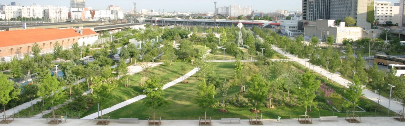 Le parc Clichy Batignolles vu de la rue Cardinet