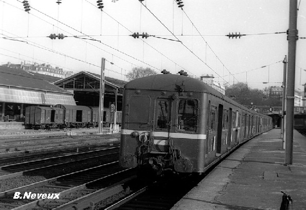les trains �lectriques � la Gare de pont Cardinet 