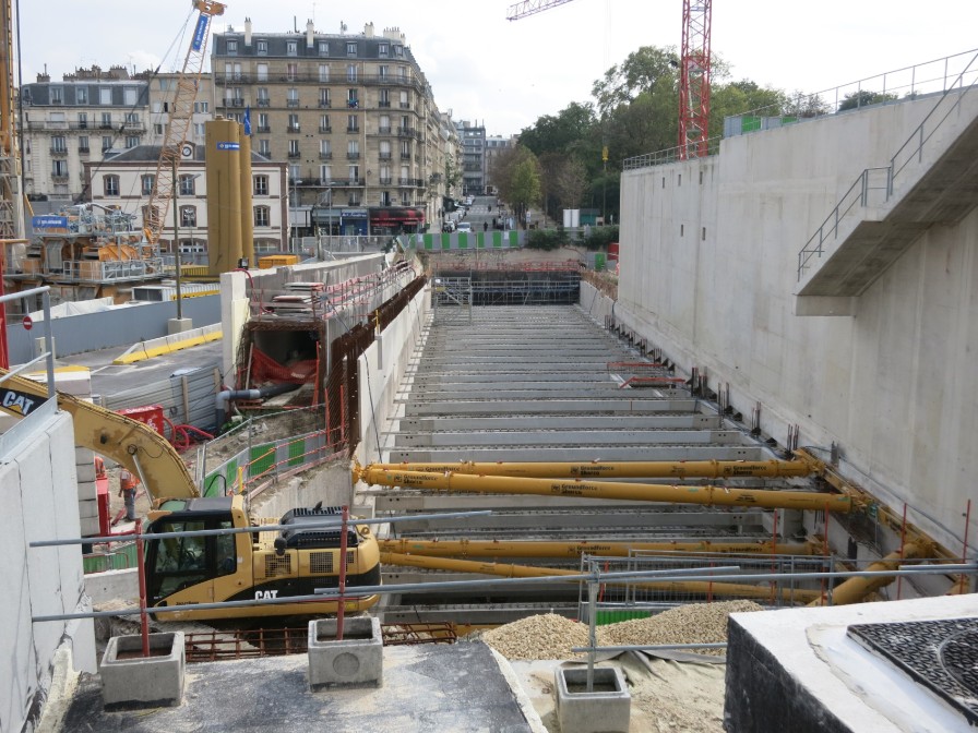 Construction du parking dans la rue Rostropovitch