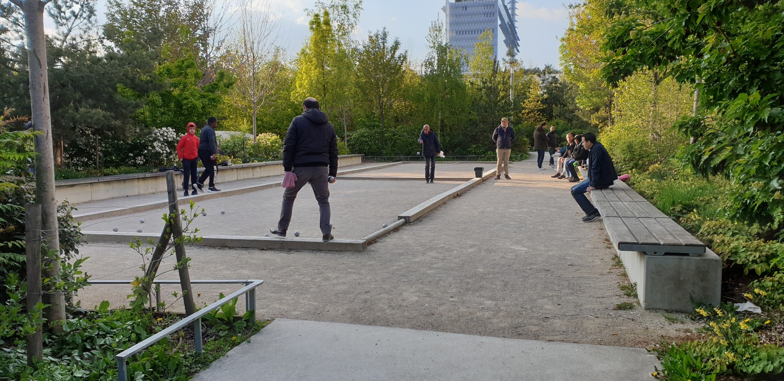 Le terrain de pétanque.