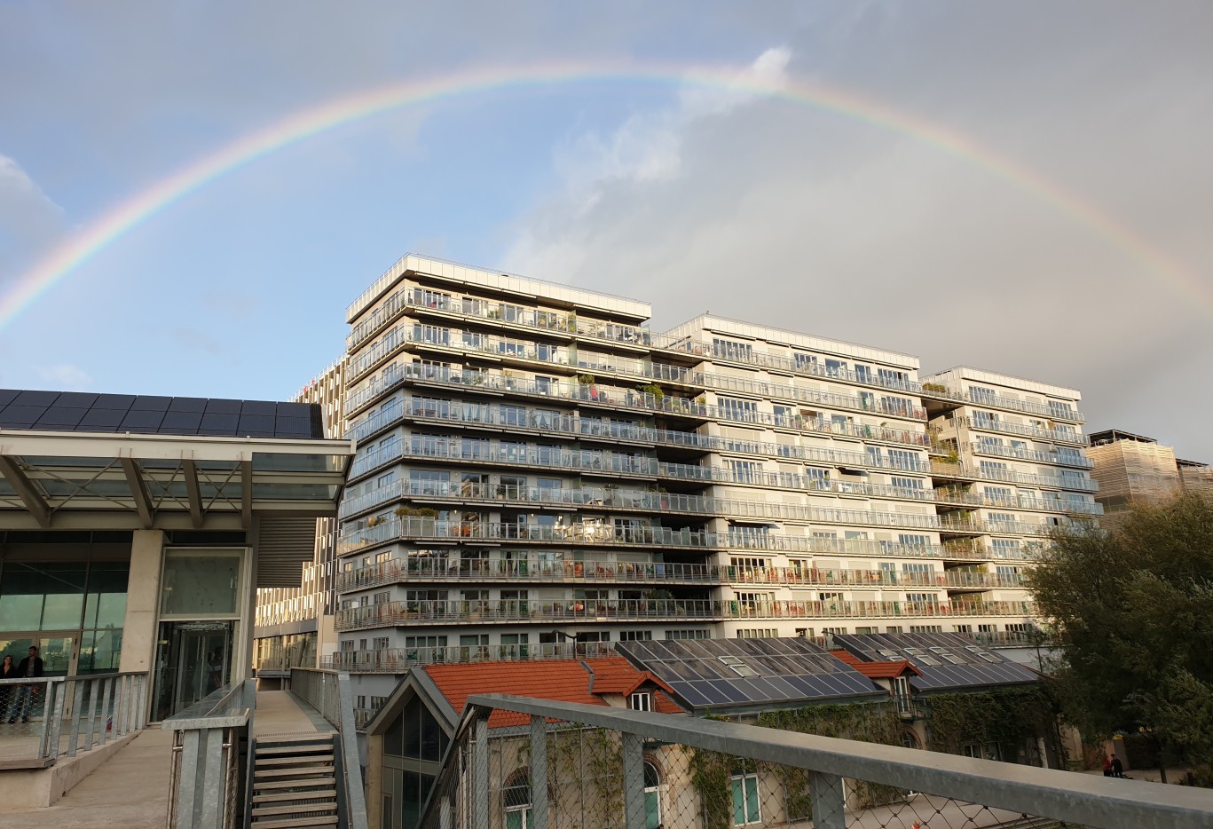 Parc 17 auréolée d'un arc en ciel.