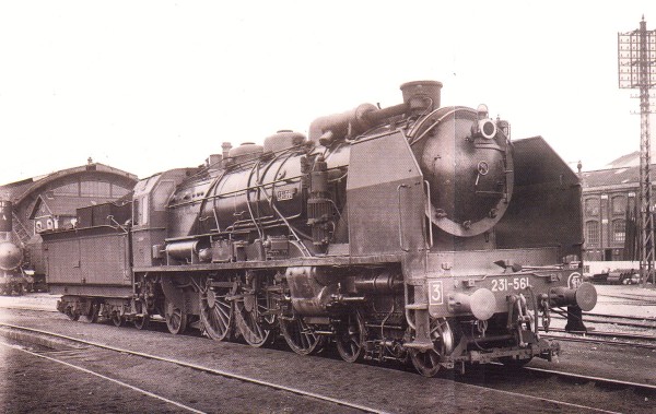 locomotive  vapeur type Pacific 500 au Dpot des Batignolles