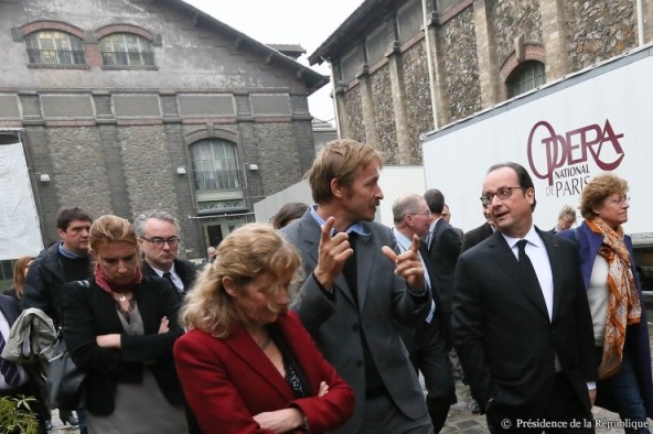 Eric Ruf dfend La Cit du Thatre avec Francois Hollande